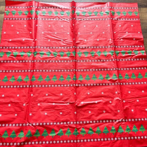 Vintage Table Cloth, Christmas Tablecloth, Vintage Table Linen, Square Plastic - Picture 3 of 6